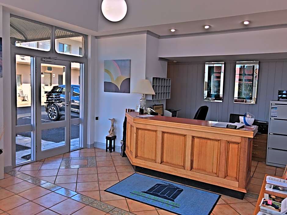 New England Motor Inn