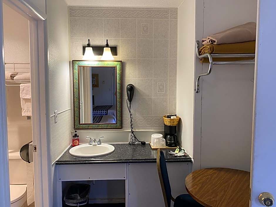 Knights Inn Fairview