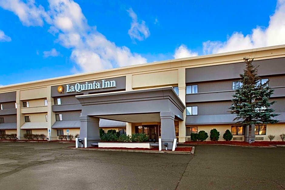 La Quinta Inn & Suites by Wyndham Detroit Canton