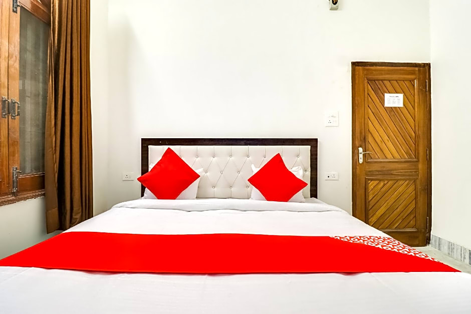 OYO 65521 Hotel Prashansha Palace