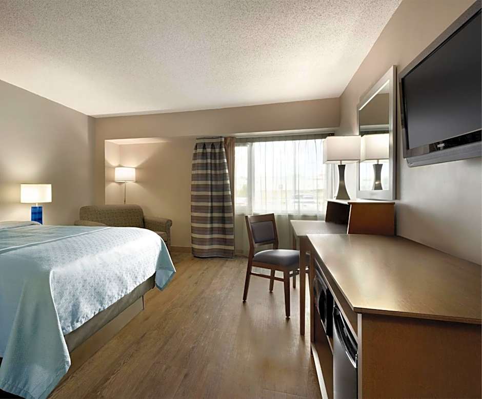Travelodge by Wyndham Saskatoon
