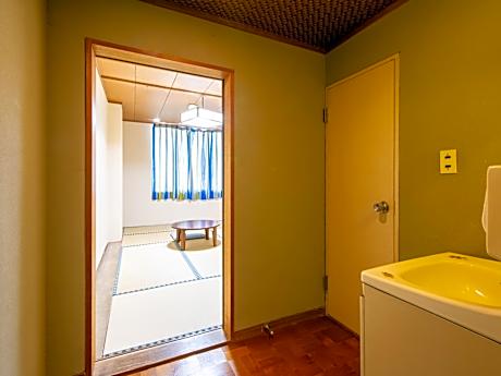 Japanese-Style Triple Room with Shared Bathroom - Smoking