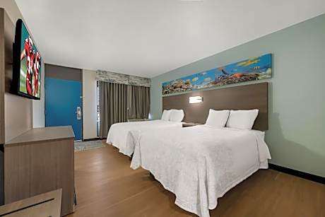 Suite with Two Double Beds Smoke Free