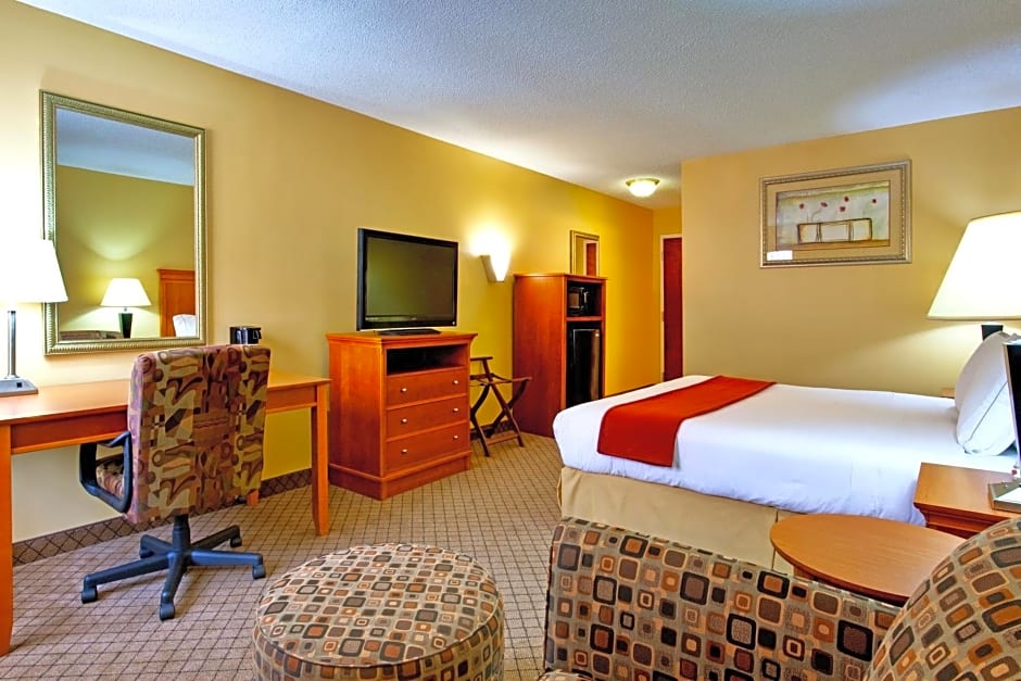 Holiday Inn Express Hurricane Mills Waverly By IHG