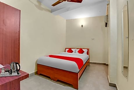 OYO Flagship 808180 Hotel Ritz