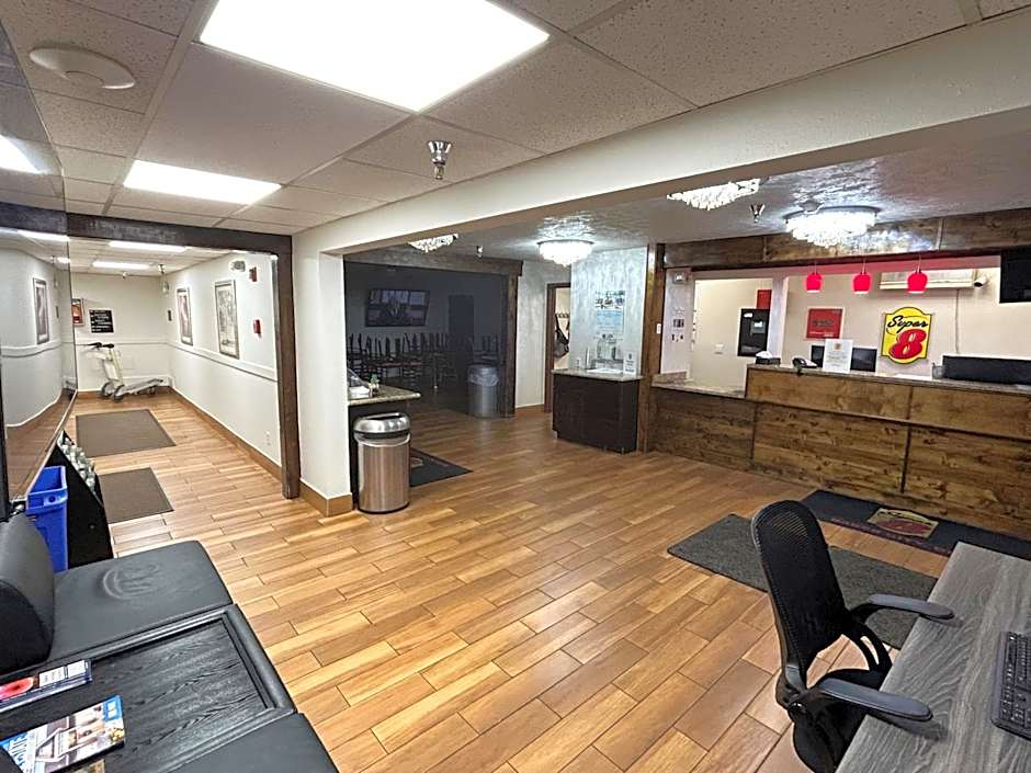 Super 8 by Wyndham Baker City