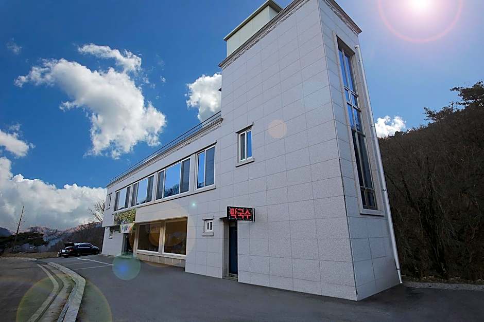 Hwacheon Gwangbawi Rock Pension