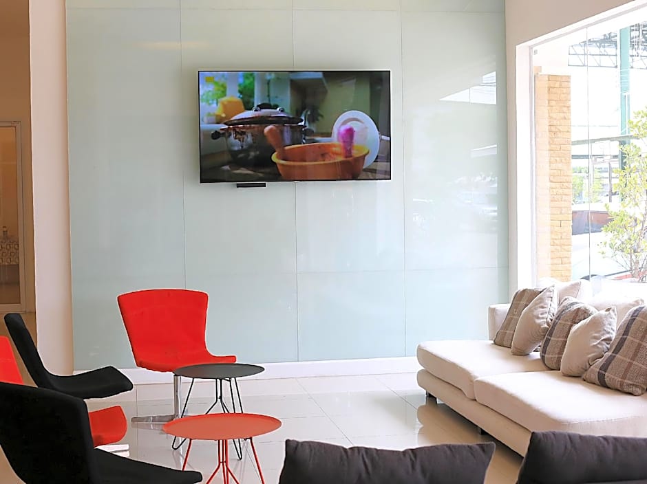 Original Orange Hotel