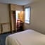 FASTHOTEL PARIS OUEST BOUAFLE