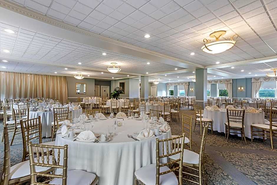 Traditions Hotel & Spa Johnson City - Binghamton, an Ascend Collection Hotel