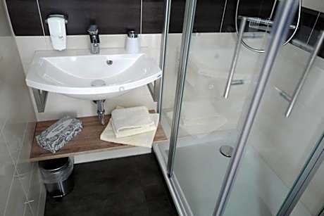 Economy Single Room