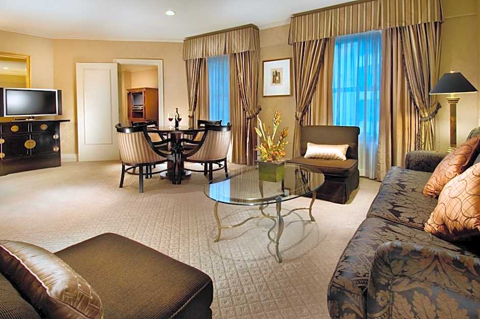 Mayflower Park Hotel