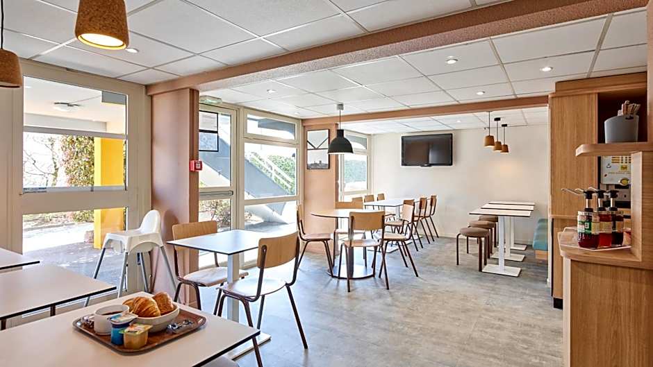 Premiere Classe Valenciennes Ouest Petite Foret Hotel