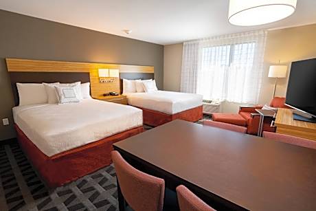 Studio Corner Queen Suite - Hearing Accessible