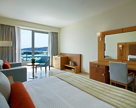 DOUBLE ROOM WITH SIDE SEA VIEW