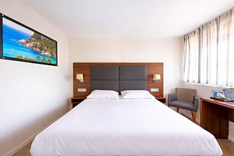 Kyriad Bordeaux - Merignac Aéroport