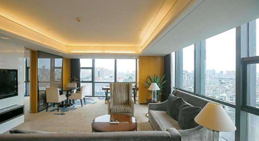 Zhangjiagang Zhonglian GDH International  Hotel