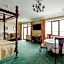 Lakeside Manor Hotel