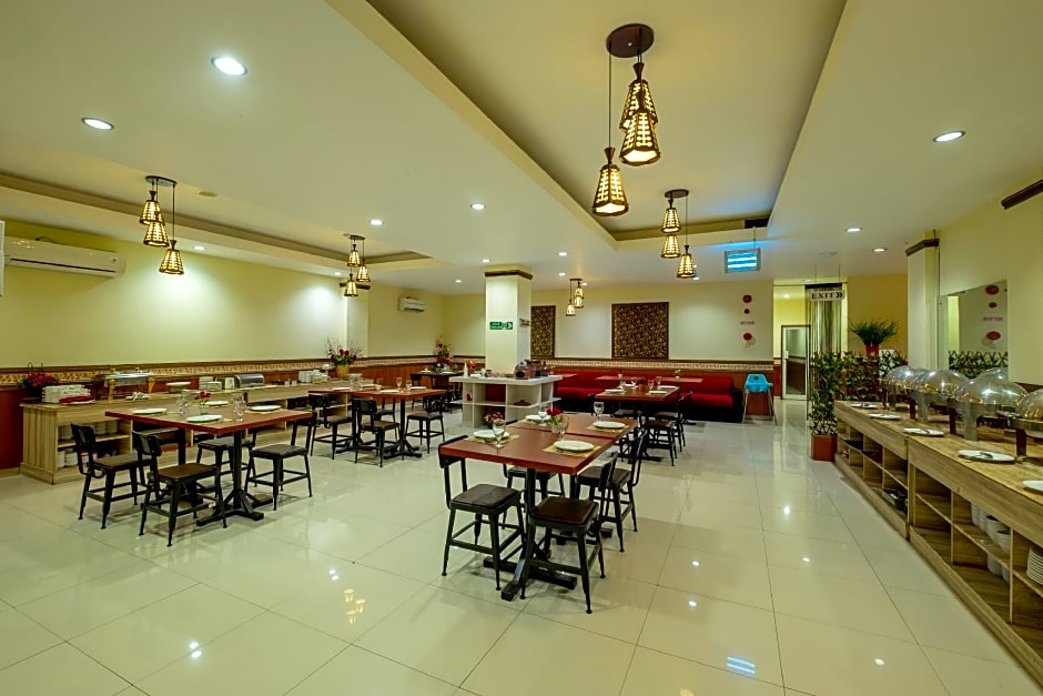 Red Chilies Hotel