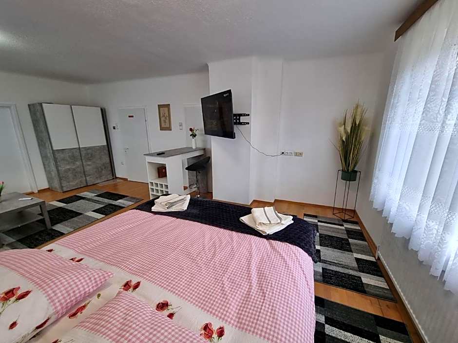 Pension DonauBlick Grein 1 , Spitzfeldstr 1