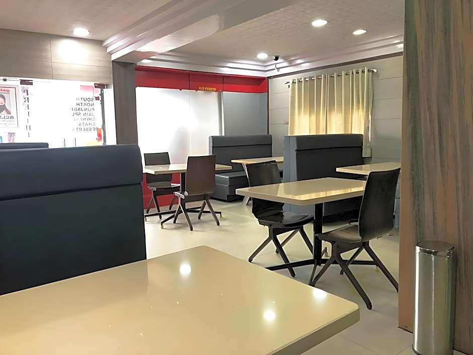 Hotel Preethi Palace