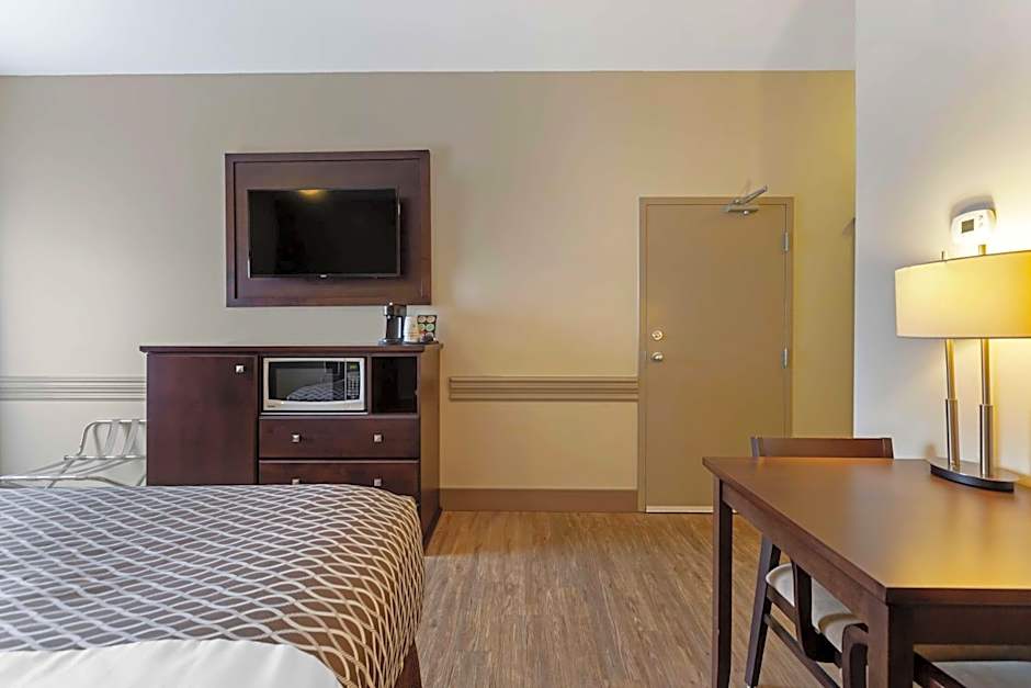 Best Western High Road Inn