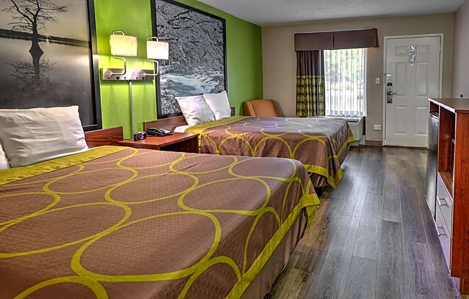 Super 8 by Wyndham Knoxville West/Farragut