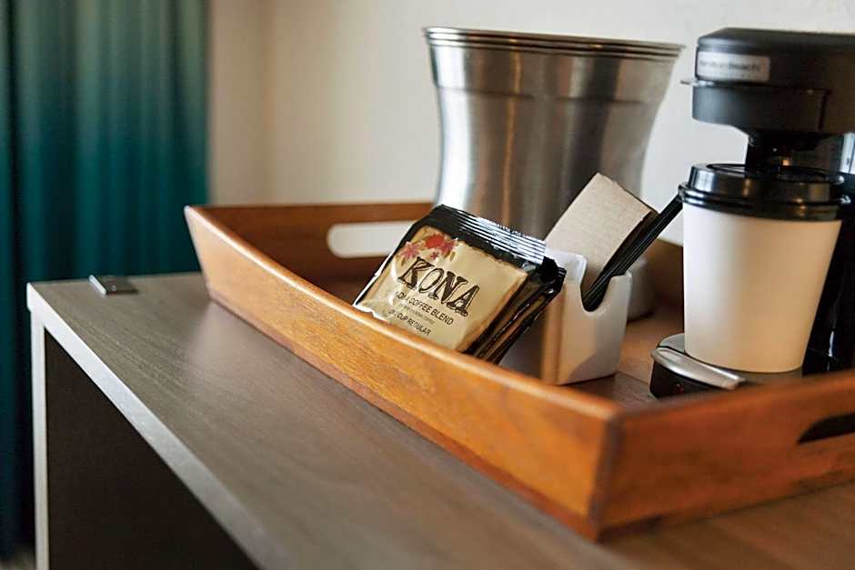 Surfbreak Oceanfront Hotel, Ascend Hotel Collection