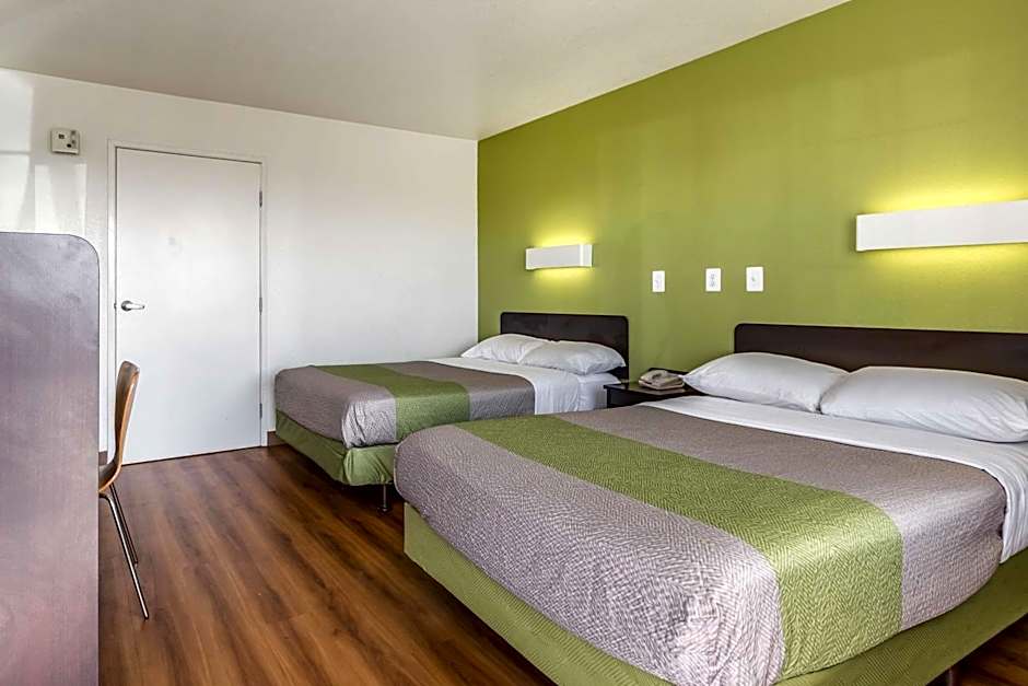 Motel 6-El Paso, TX - East