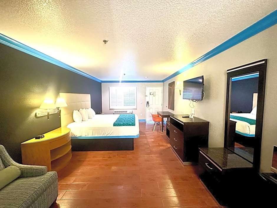 Casa Blanca Hotel & Suites Orange SR-55 Freeway, Near Honda Center, Chapman University, Disneyland