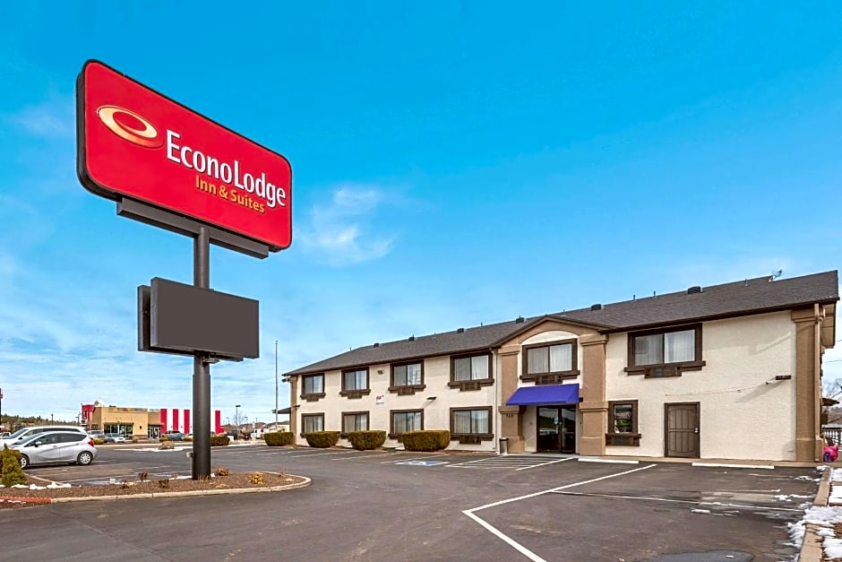 Econo Lodge Inn & Suites