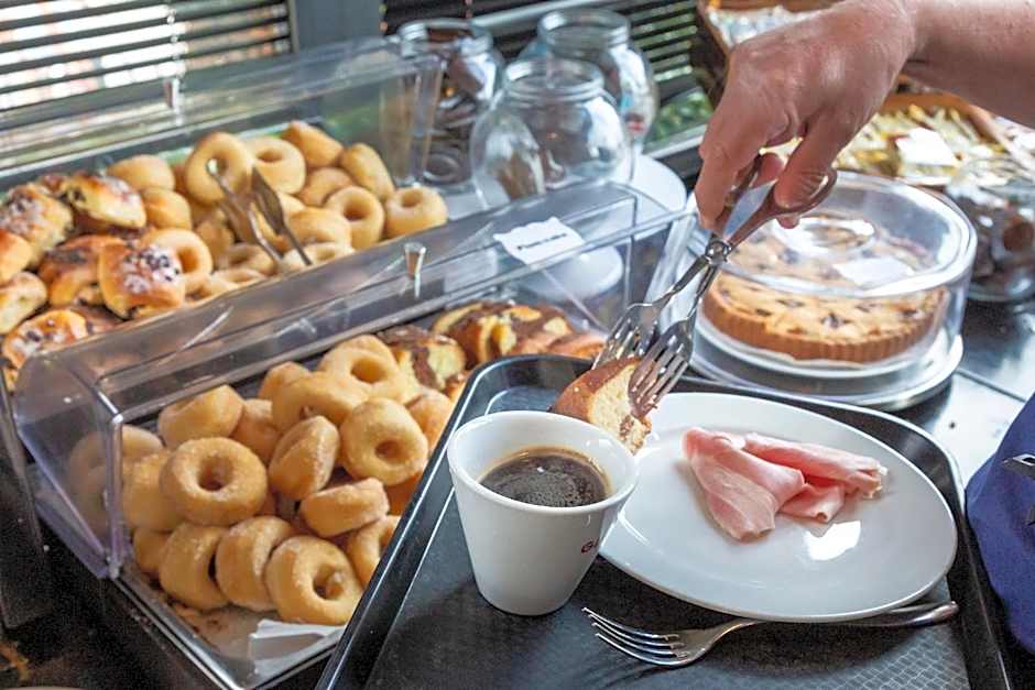 Roma Camping in Town