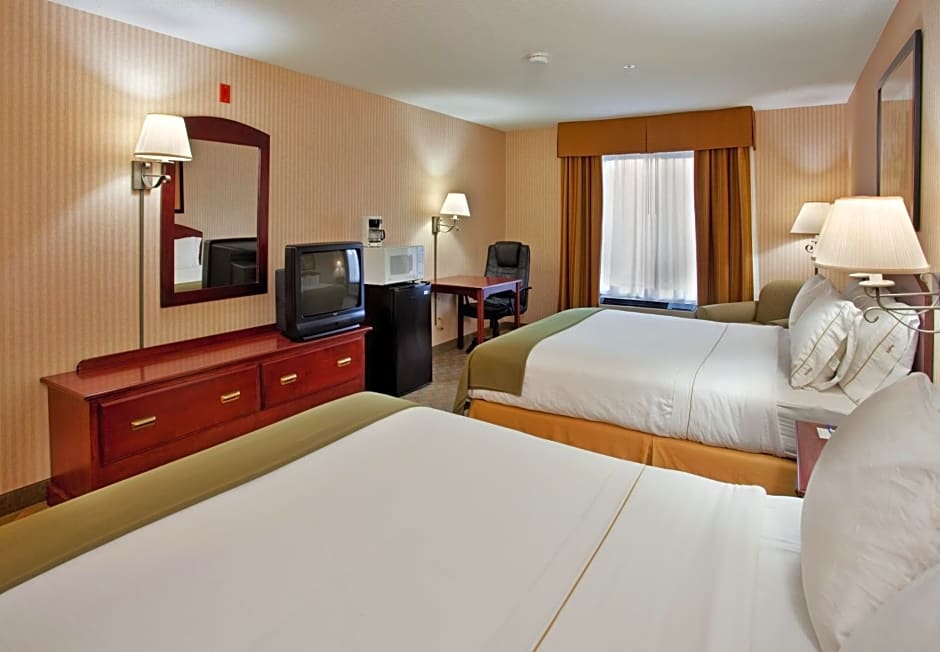 Holiday Inn Express & Suites Lansing-Leavenworth, an IHG Hotel