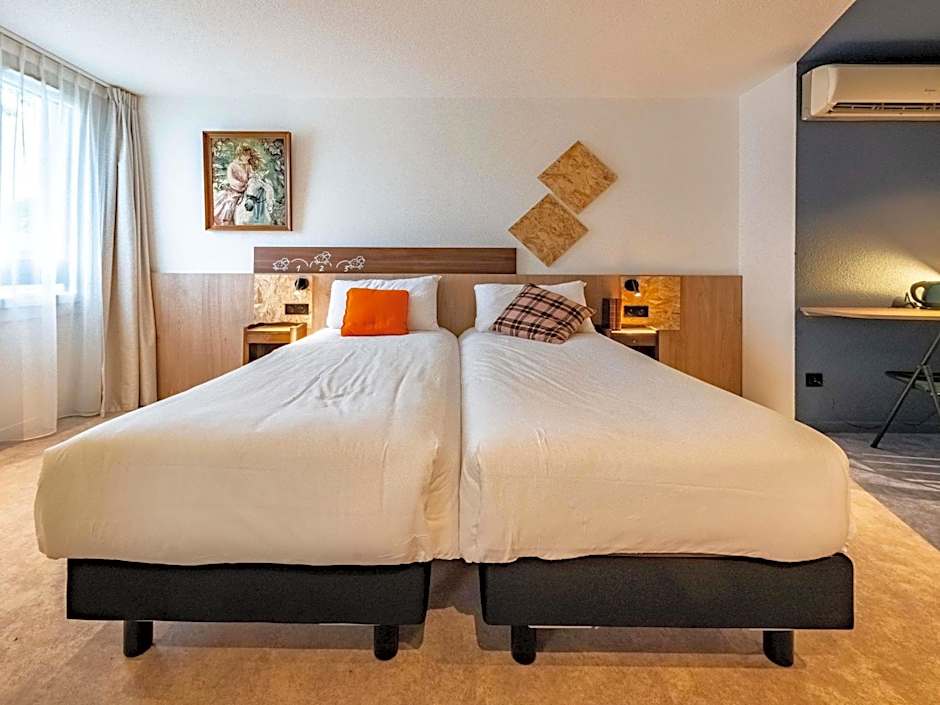 greet Hotel Massieux Lyon Nord