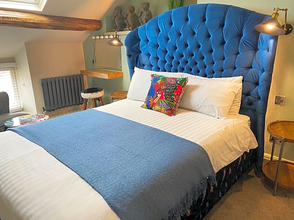 The Hive at Poppi-Red