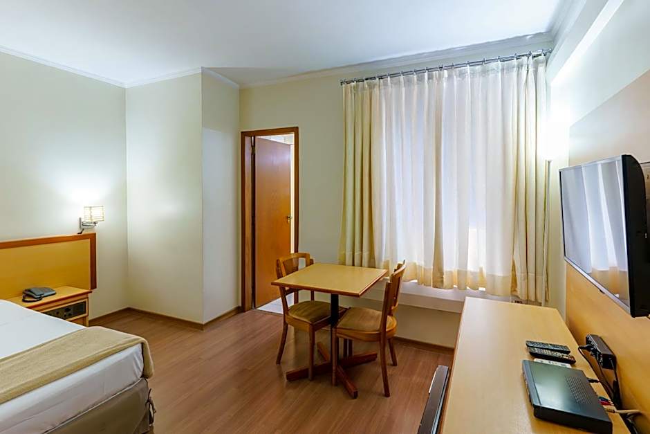 Hotel Augusta Boulevard