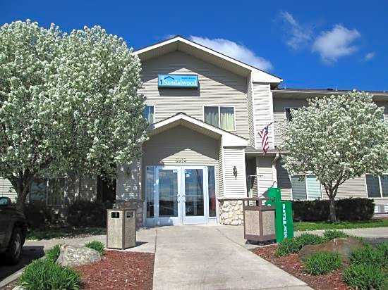 Sandalwood Studios & Suites