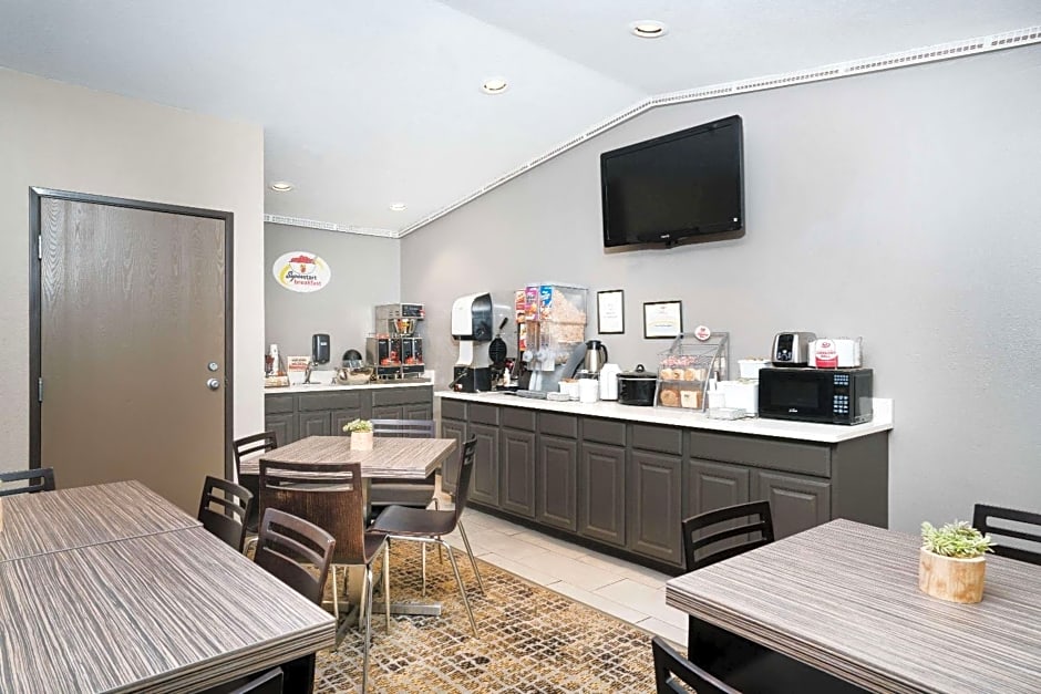 Super 8 by Wyndham Spirit Lake/Okoboji