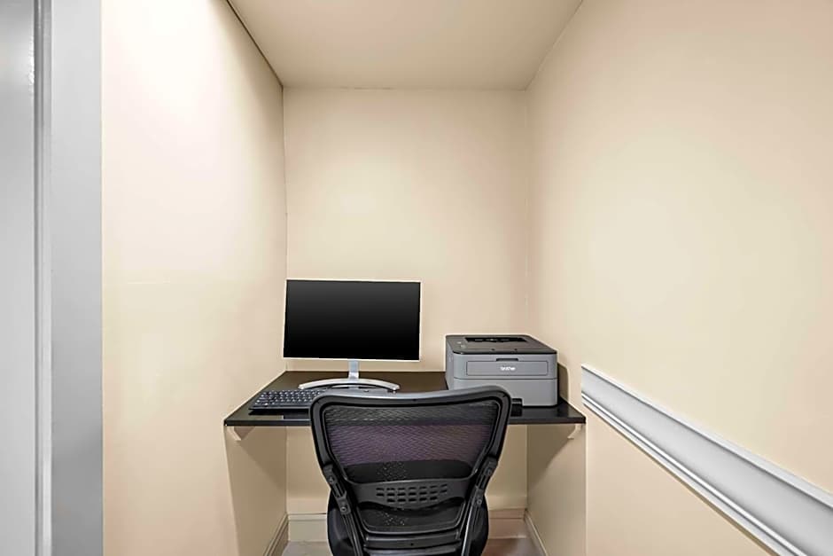 Best Western Merry Manor Inn