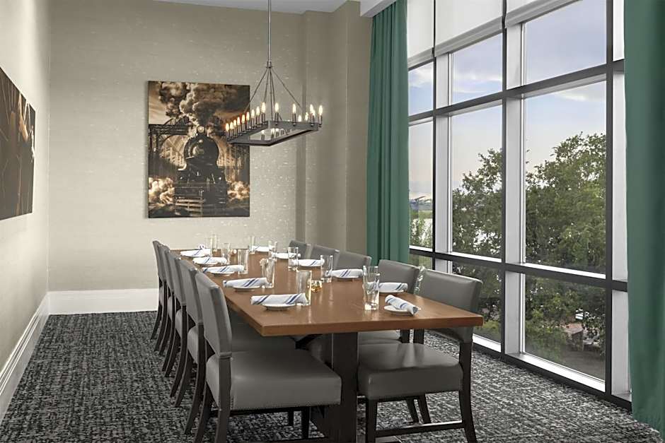 Embassy Suites By Hilton Wilmington Riverfront