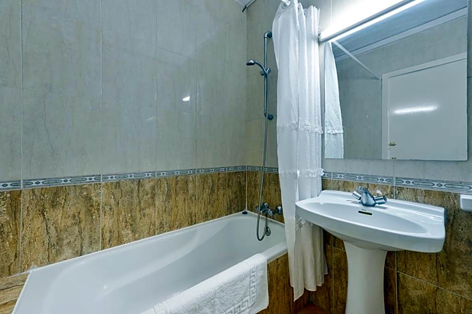 Apartamentos San Antonio Beach