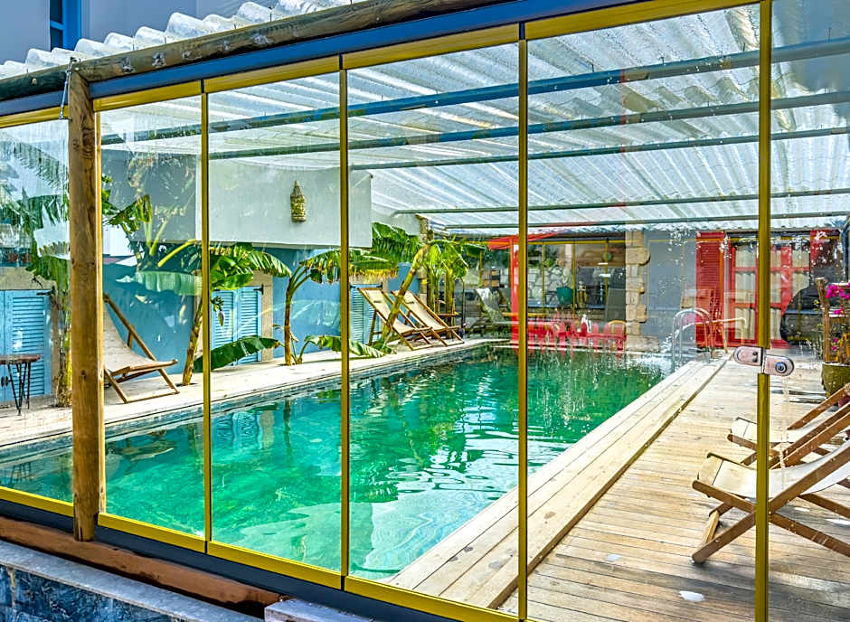 Banana Alaçatı Food & Stay - Adults Only