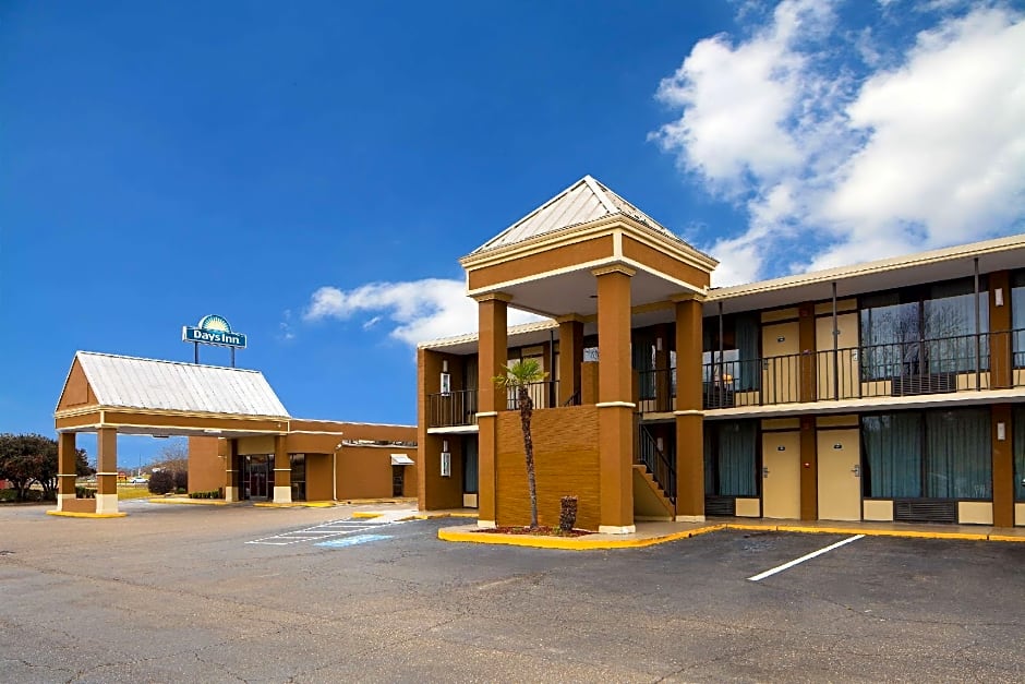 Days Inn by Wyndham Lafayette/University