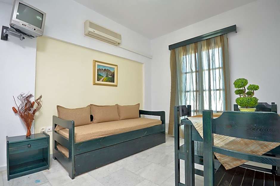 Dilino Hotel Studios