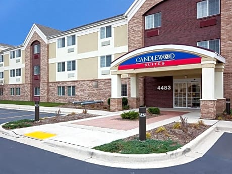 Candlewood Suites Milwaukee Brown Deer, an IHG Hotel