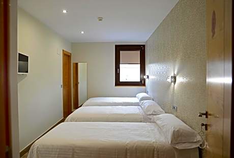 Triple Room with Private Bathroom