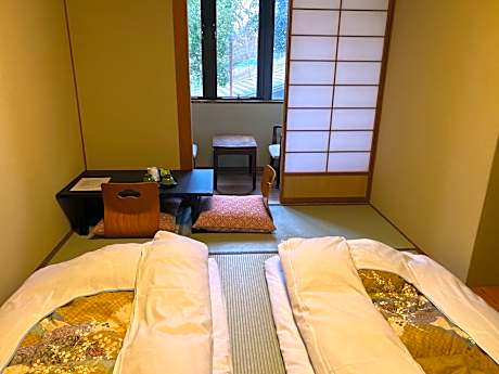Triple Room with Shared Bathroom