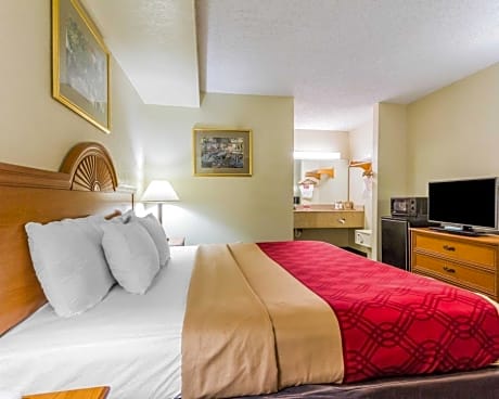 1 King Bed, Smoking