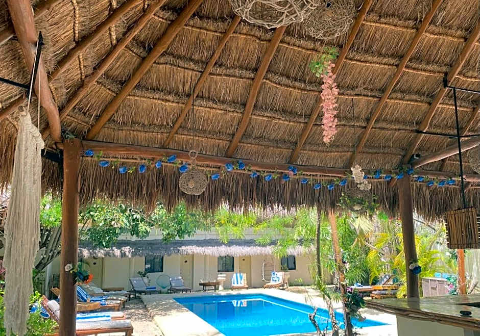 Isabella Beachside Hotel – Playa del Carmen, TX