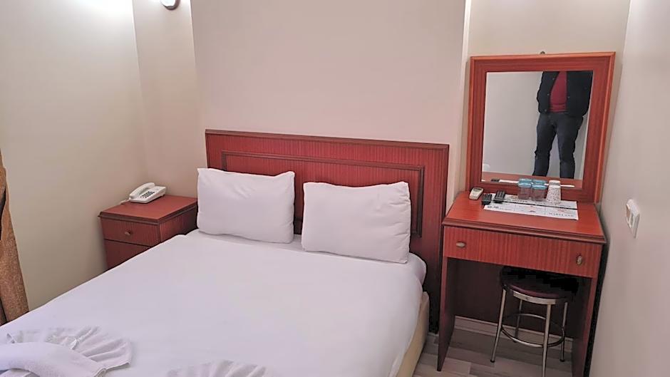 EMOS HOTEL